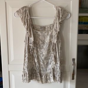 Woman flown summer tank